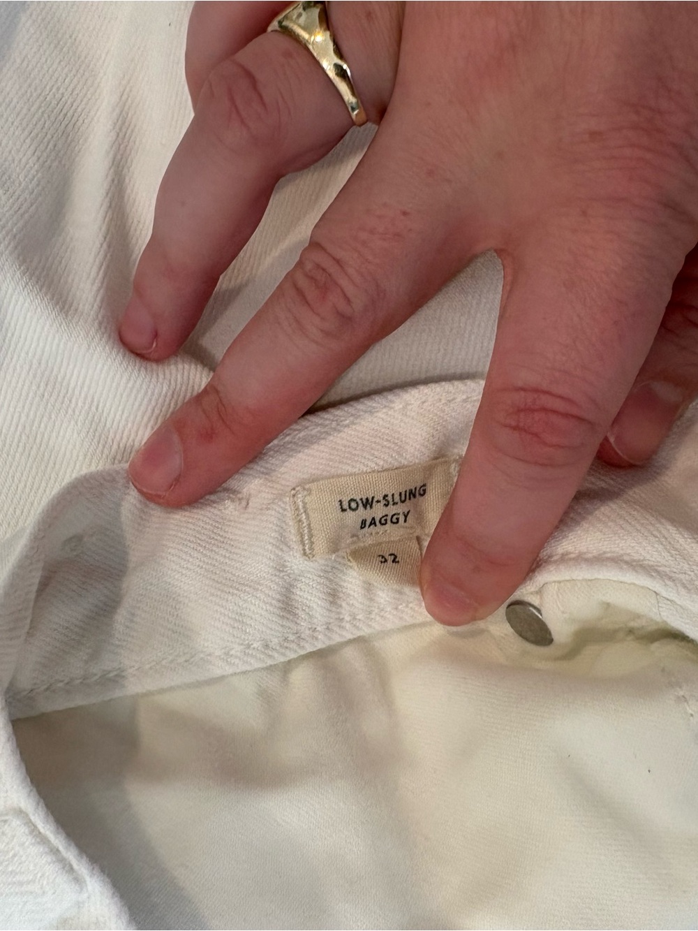 Madewell Low-Slung Baggy Jean: Airy Denim Edition - Picture 4 of 5